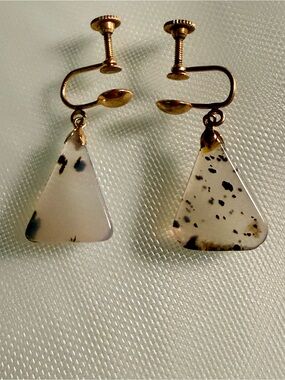 Gold-Tone Vintage Spotted AgateTriangle Drop Clip-On Earrings